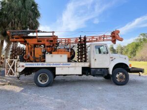 # 824 - Acker SoilMax on International 4 x 4