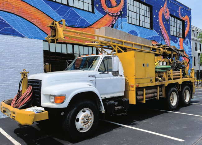 # 818 - CME 75 - on Ford F-900
